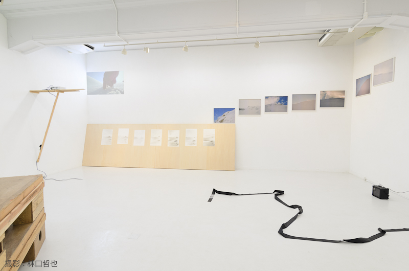 京都芸術センター・ギャラリー北の展示では個々の作品を構成し、インスタレーションとした。